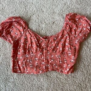 Hollister peach colored short sleeve crop top size xs